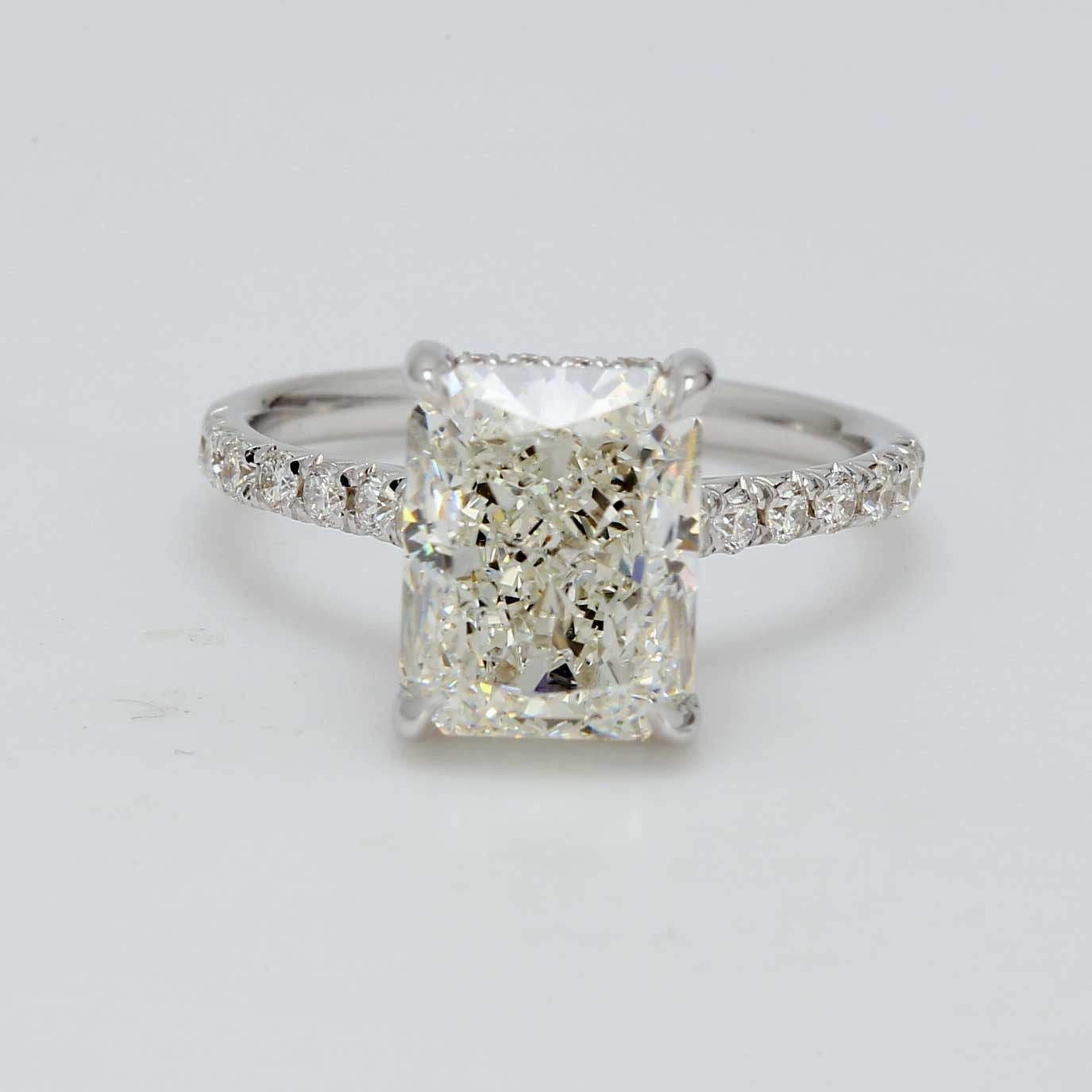 0.32 CTW Round 18 K White Gold Halo Engagement Ring