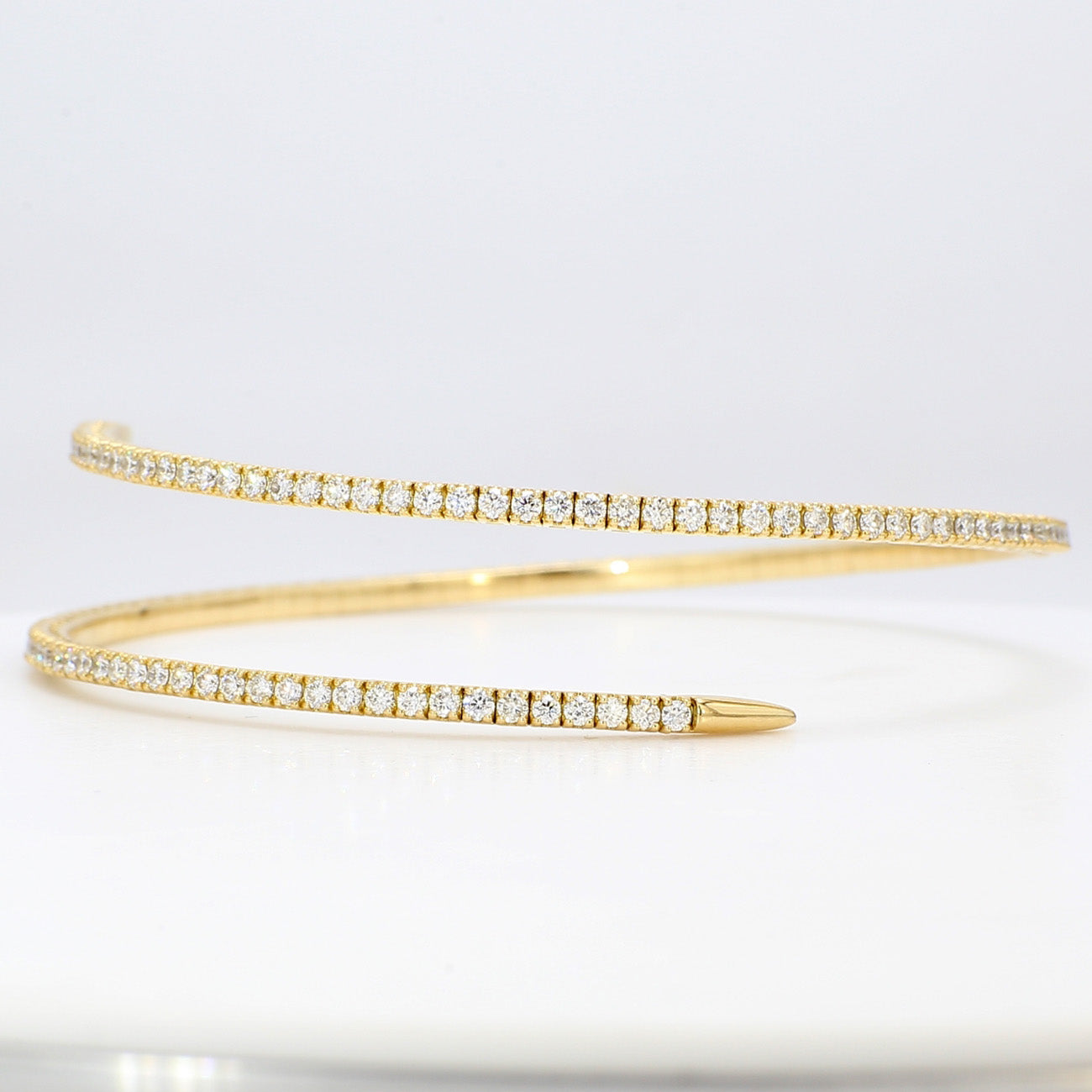 2.28 CTW Round 18 K Yellow Gold Bangle Bracelet