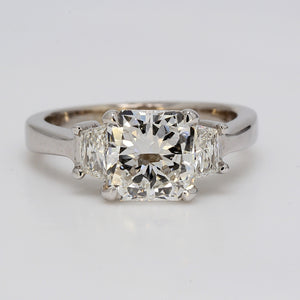 0.38 CTW Trapezoid 18 K White Gold Three Stone Engagement Ring