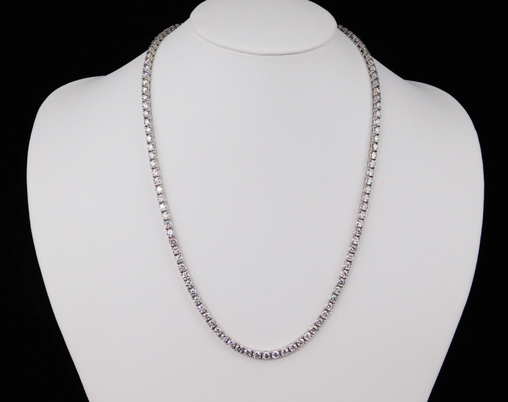 16.73 CTW Round 14 K White Gold Tennis Necklace