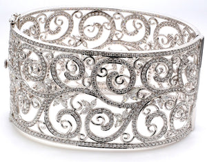 13.81 CTW 14 K White Gold Bangle Bracelet